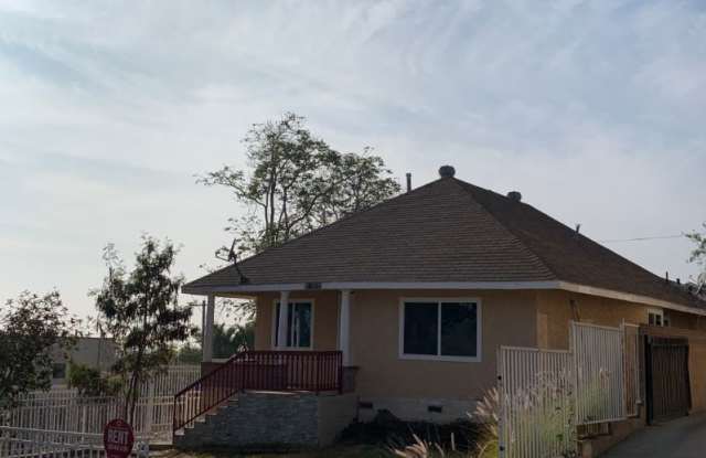 965 Everett St - 965 Everett Street, Los Angeles, CA 90026