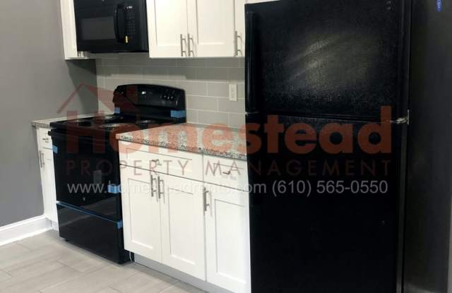 2 Bedroom Trainer Home! photos photos