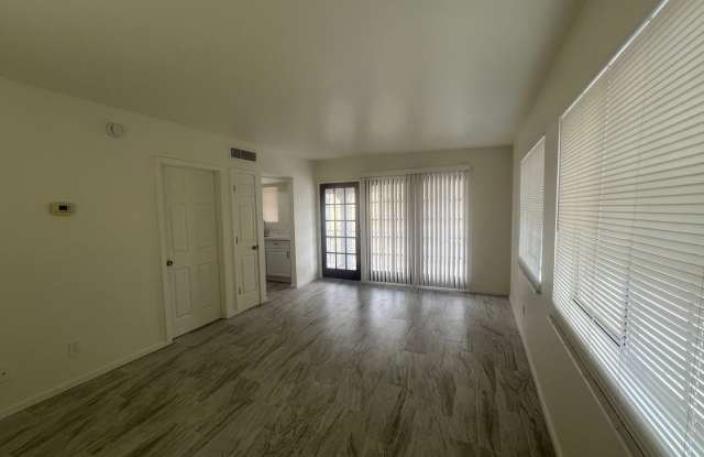 FULLY REMODELED 1 BED. APT. / AVAILABLE FOR SELF VIEWING! Gallery 4