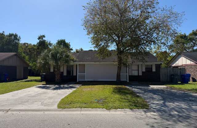2 Bedroom 2 Bath Apartment in Oak Ridge Estates - N. Charleston Gallery 1