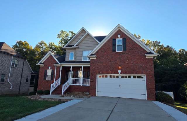Great location convenient to everything! Gallery 4