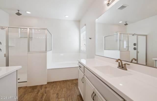 211 E BRINLEY Drive Gallery 4