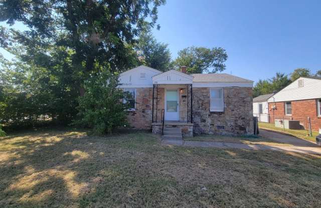 Clean 2 bed with HVAC ready to go! - 1701 North Fairmont Avenue, Oklahoma City, OK 73111