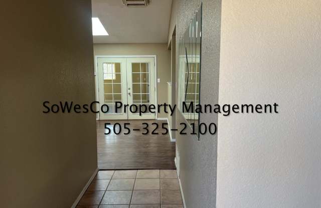 3 Bedroom Home, Near Target with Garage (Small Dogs Allowed) Gallery 4