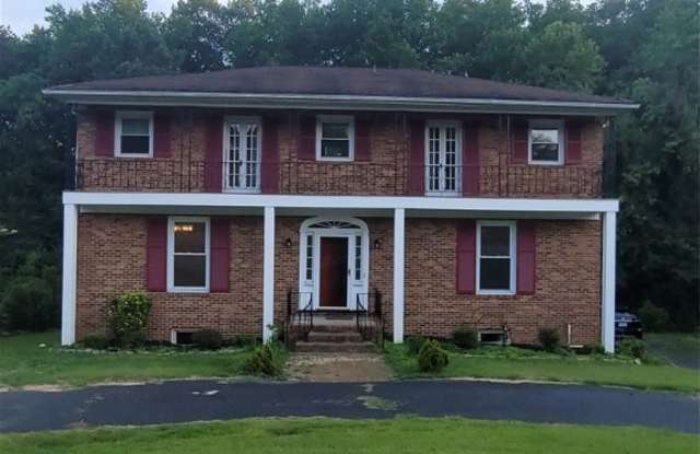 4549 Vauxhall Road - 4549 Vauxhall Road, Meadowbrook, VA 23234