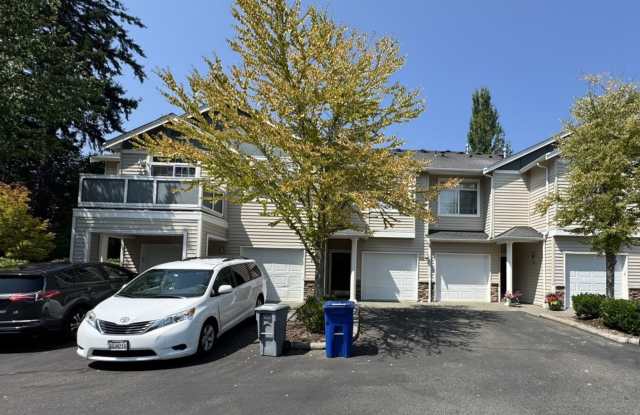 3Bd/1.75Ba Sammamish Townhome - 1855 Trossachs Boulevard Southeast, Sammamish, WA 98075
