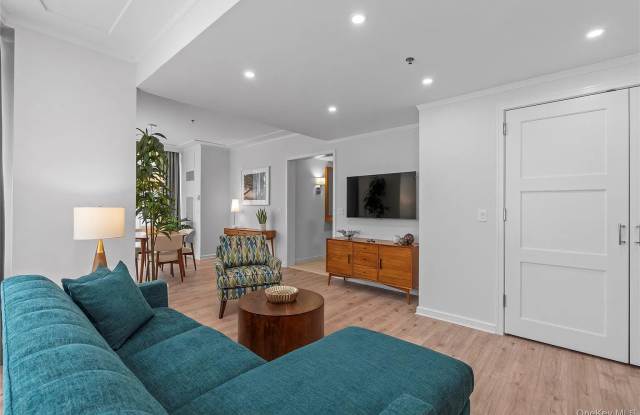 1 Renaissance Sq Unit 10H Gallery 2
