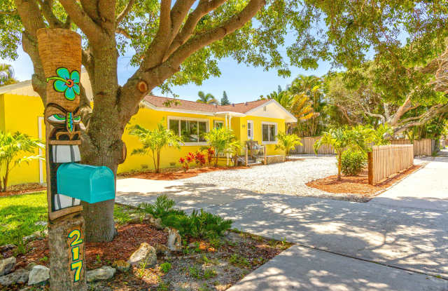 217 South Orlando Avenue photos photos
