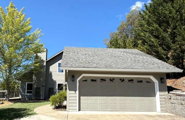 Scenic 4 Bed 2.5 Bath Rogue River Home with Stunning Valley Views photos photos