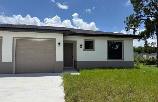 2411 Lola Ave Gallery 1