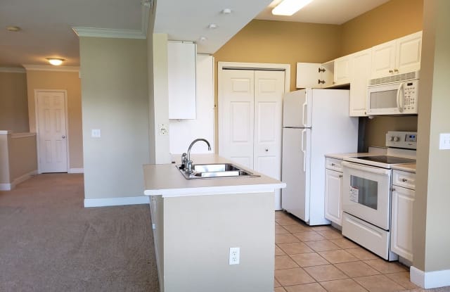 11606 Tomahawk Creek Pkwy-Unit G - 11606 Tomahawk Creek Parkway, Leawood, KS 66211