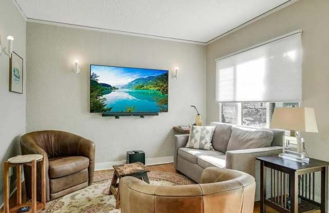 938 C Avenue photos photos