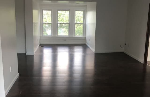 3306 Iowa Street Gallery 2