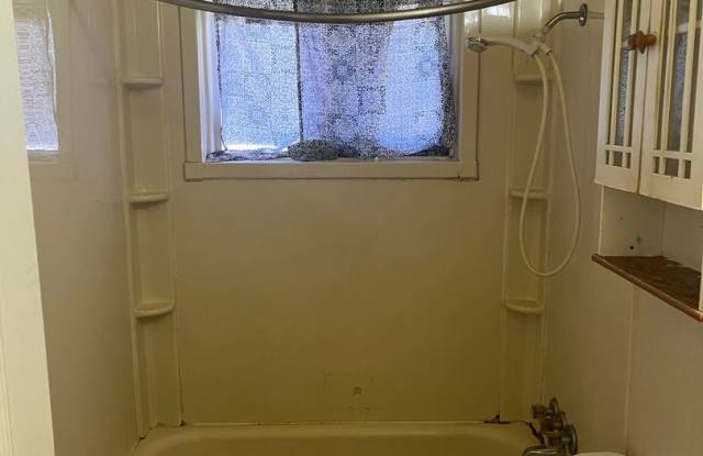 2 Bedroom Home Midfield area - 1637 Collier Drive, Midfield, AL 35228