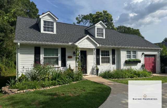 Two-bedroom cottage available near Downtown Greenville photos photos