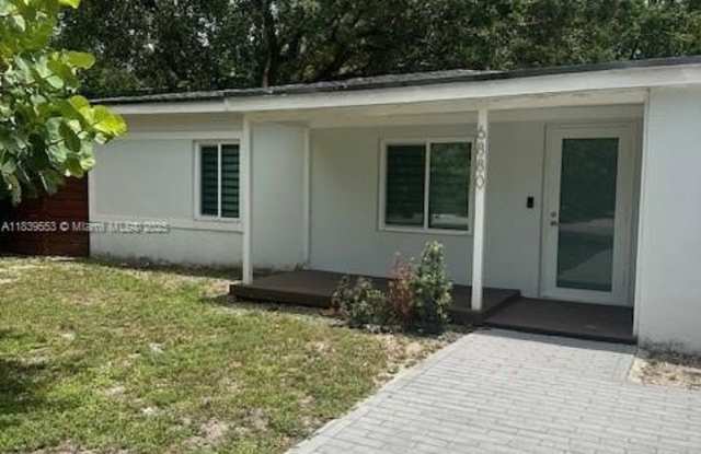 6880 SW 77th Ter photos photos