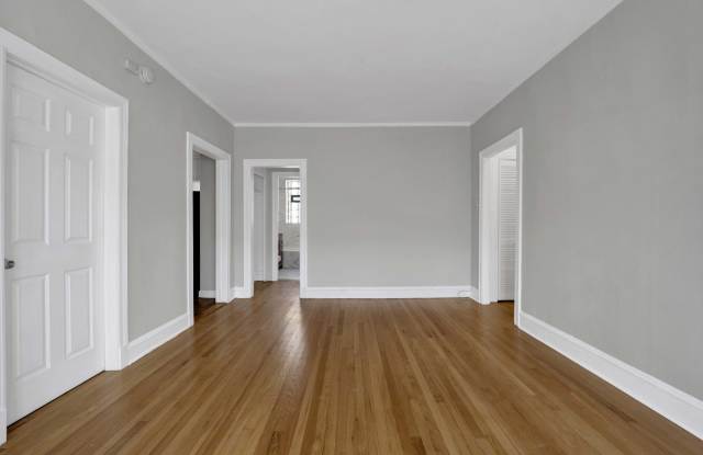 1239 West Greenleaf Avenue Gallery 4