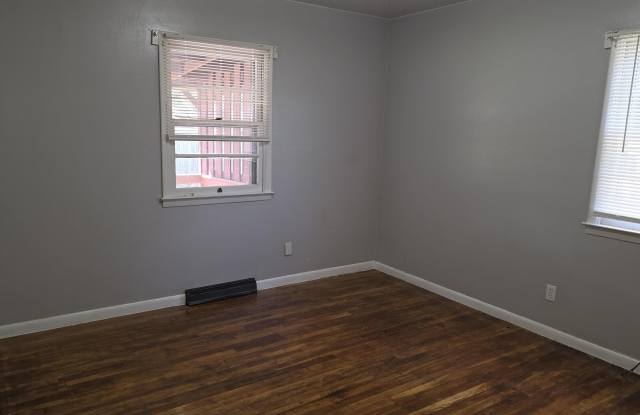 29 1/2 SEDGWICK Street Gallery 4