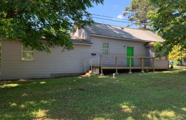 1101 S Adams St - 1101 South Adams Street, Stillwater, OK 74074