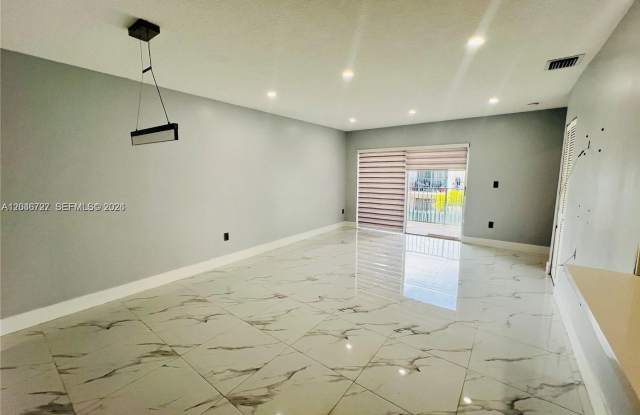 12526 NW 11th Trail 207, Miami, FL 33182 - 2468 Gallery 4