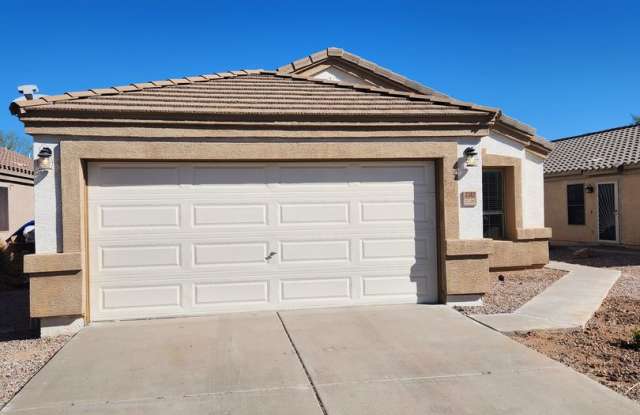 3bd 2 ba Home in Quiet San Tan Valley - 2362 West Silver Creek Lane, San Tan Valley, AZ 85142