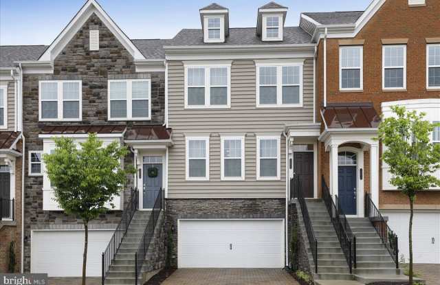 10072 WINCOPIA FARMS WAY - 10072 Wincopia Farms Way, North Laurel, MD 20723