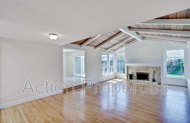 3426 Woodstock Lane Gallery 4