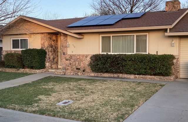 Beautiful home located on a quiet street in Orland - 329 Byron Way, Orland, CA 95963