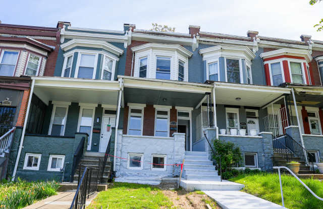 2711 W Mosher St photos photos