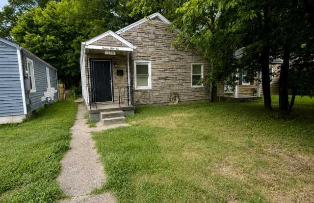 1134 Lincoln Avenue Gallery 1