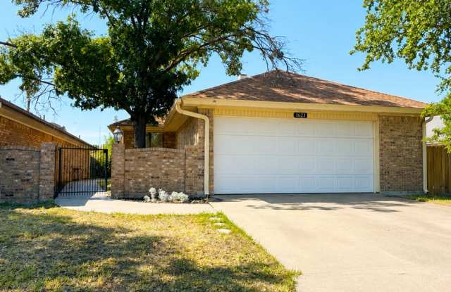 NOW AVAILABLE! - 2 Bedroom Home in Capitol Heights! photos photos