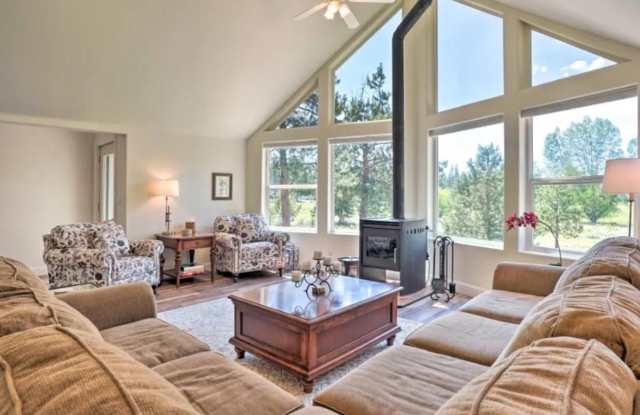 Beautiful home, 4 Bed, 3 Bath Home on 9.65 Acres Gallery 4