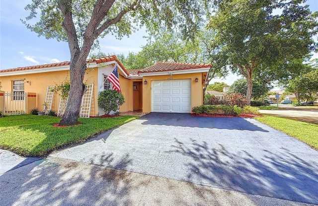 1420 Seagrape Cir photos photos