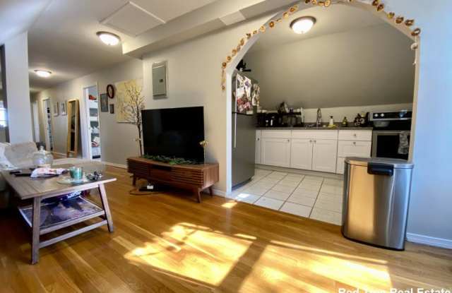 3142 Washington St. photos photos