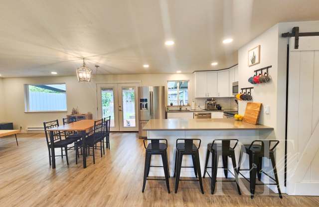 Rambler with Fantastic Covered Deck & Community Pool Gallery 4