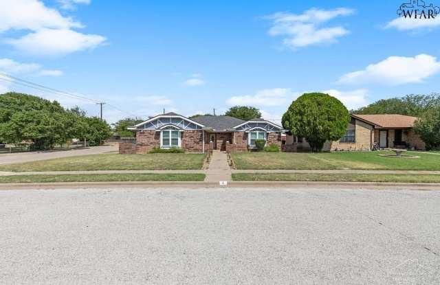 1 MCNABB CIRCLE photos photos
