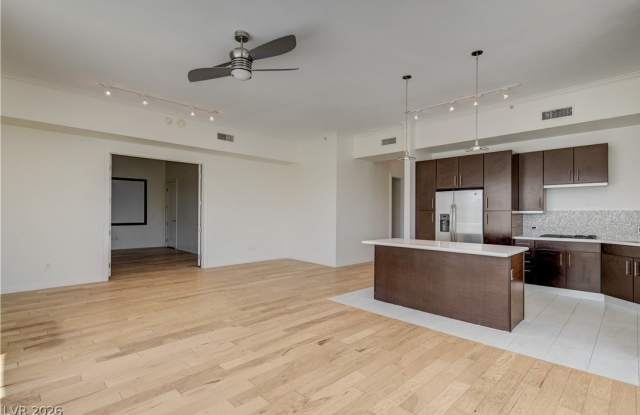 360 E Desert Inn Road Gallery 3