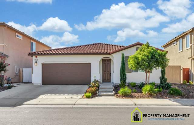 Modern and Spacious 4-Bedroom Home for Rent! photos photos
