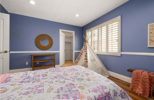 12060 Hoffman Street - 12060 Hoffman Street, Los Angeles, CA 91604