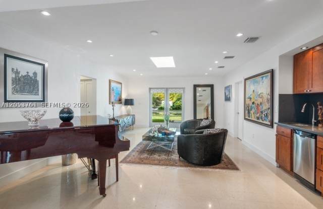 8215 SW 63rd Pl Gallery 3