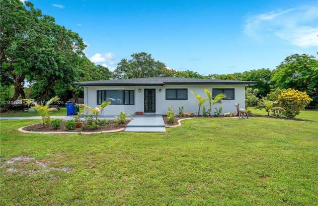 4660 SW 128th Ave photos photos