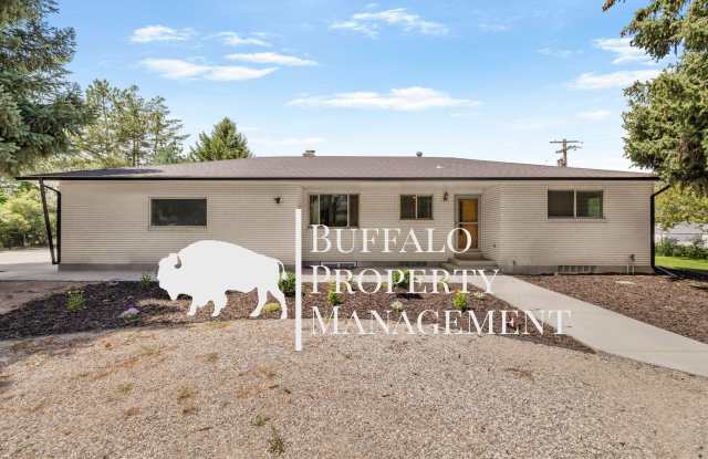 5 Bedrooms | 2 Full Baths | 1 Acre | Shop photos photos