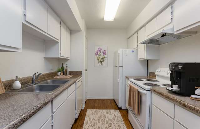 Foxwood Apartments Gallery 3