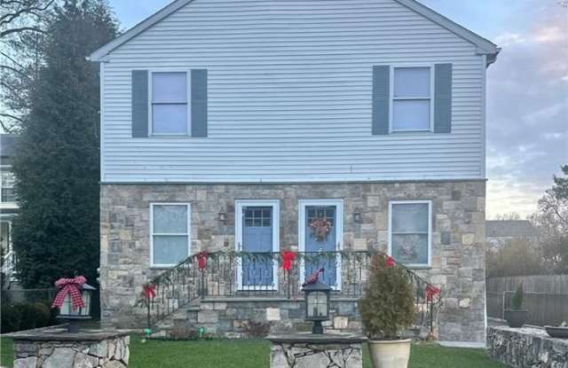15 Edgewood Street - 15 Edgewood Street, Norwalk, CT 06854