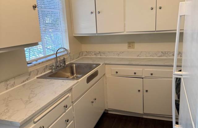 Updated Kitchen, Bathroom and Flooring in both! Great Location near Campus! photos photos Updated Kitchen, Bathroom and Flooring in both! Great Location near Campus! photos photos
