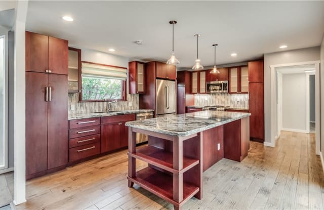 325 Knob Hill Avenue - 325 Knob Hill Avenue, Redondo Beach, CA 90277