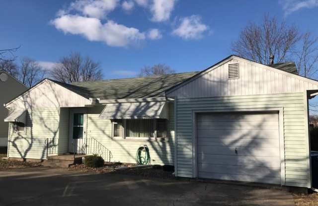 1013 21st Ave, Silvis, IL - 1013 21st Avenue, Silvis, IL 61282