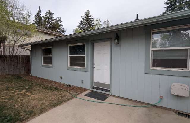 425 SE McKiknley Avenue, #1 & #2 - 2 photos photos