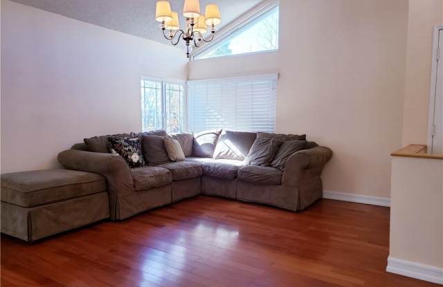 1348 Rolling Knoll Road Gallery 4