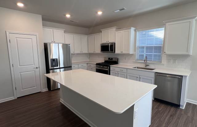 208 White Apple Wy Gallery 1